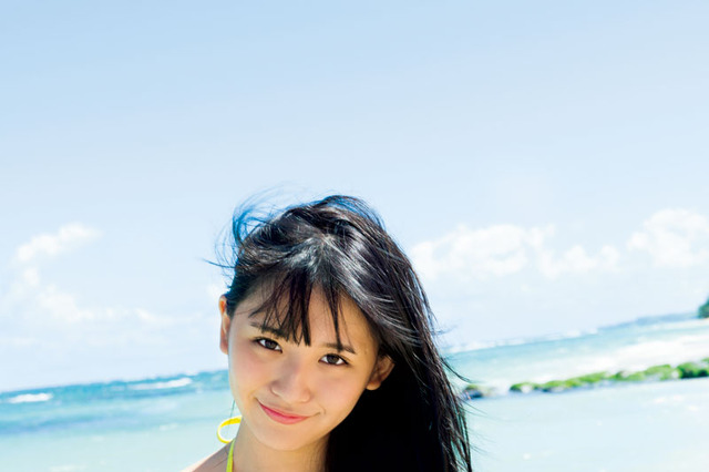 浅川梨奈、1st写真集「なないろ」発売!ド迫力のパーフェクトボディ 画像