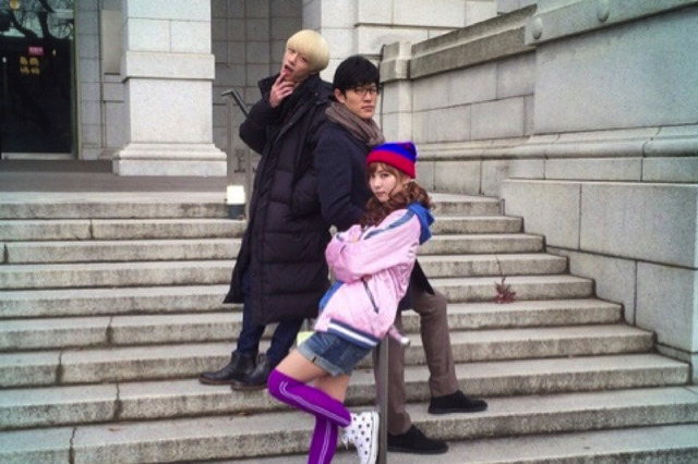 石川恋が公開した坂口健太郎と鈴木亮平との3ショットにファン嫉妬 画像