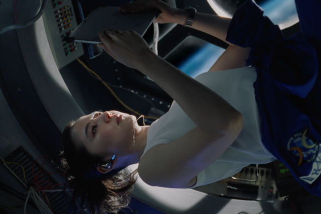 長澤まさみ、夫と離れて宇宙ステーションに滞在する妻演じる 画像