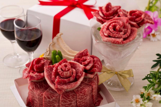 祝いの席にピッタリ！牛角が「肉ケーキ」「肉ブーケ」を発売 画像
