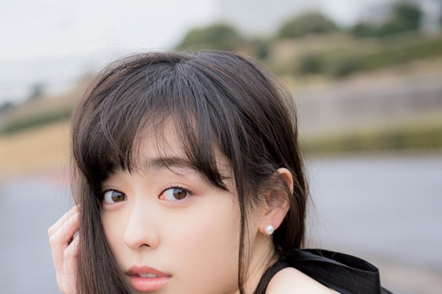 福原遥がグラビア登場！「自然体で臨むことができた」 画像