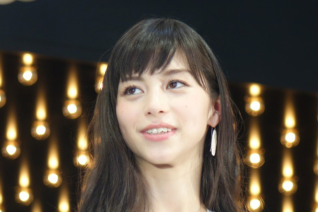 中条あやみ、CMで恍惚顔を披露！ 画像