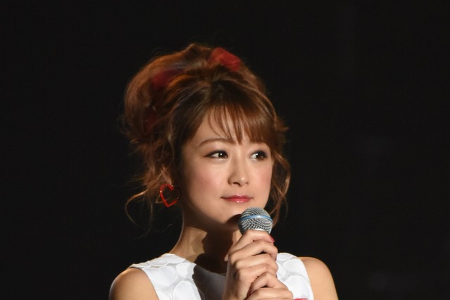 鈴木奈々が連絡先を聞かれた芸人は? 画像
