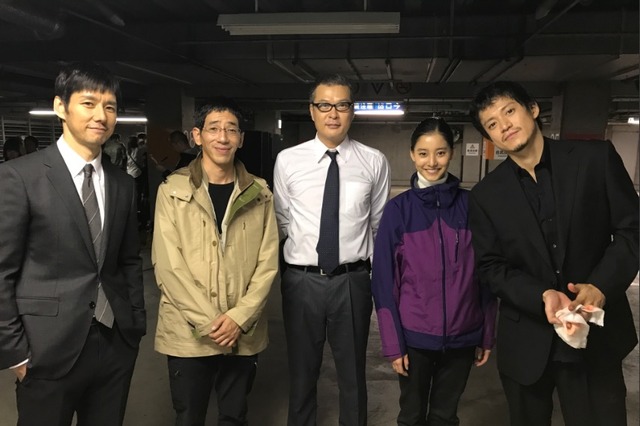 ドラマ『CRISIS』から特捜班メンバー5人のほっこりオフショット公開! 画像