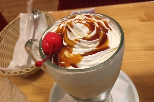 コメダ珈琲店の「飲むとプリン」は、まさに飲むプリン！ 画像