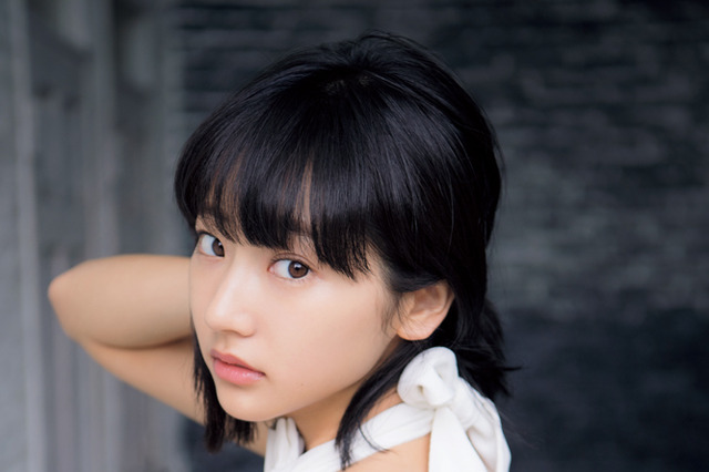 武田玲奈、20歳直前のグラビア!少女と大人の狭間で揺れる表情も 画像