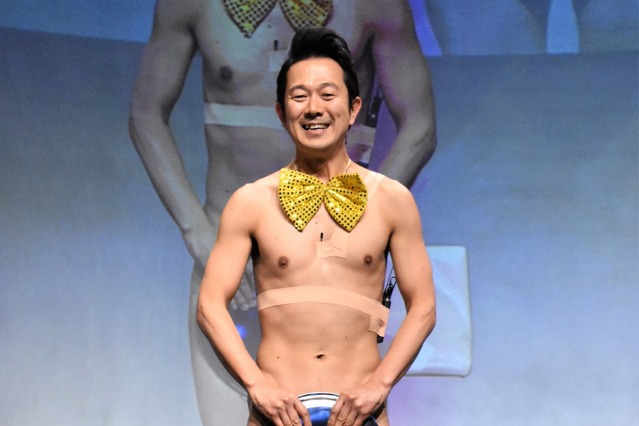 アキラ100%、裸芸の原点を語る! 画像