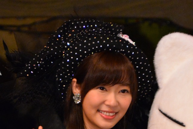 指原莉乃、柏木由紀の胸を……！「さっしーの目w」「ゆきりんあぶなーい！笑」 画像