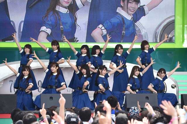 欅坂46がTIFで熱狂ライブ、ひらがなけやきは憧れのステージに感動! 画像