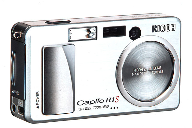 リコー、4.8倍ワイドズームデジカメ「Caplio R1」に業務用機能を追加したモデル 画像