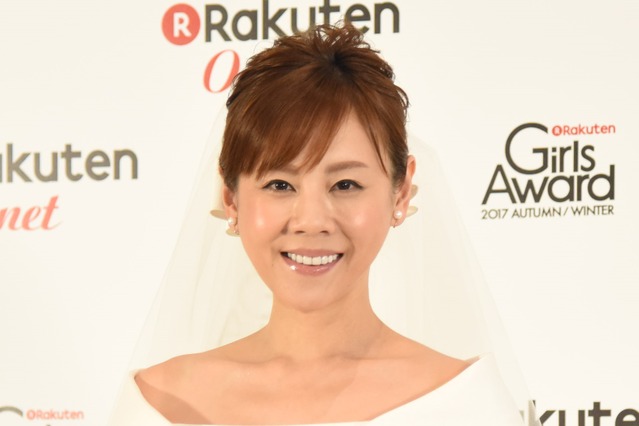 高橋真麻、ウェディングドレスで『シンデレラ・ハネムーン』を熱唱 画像