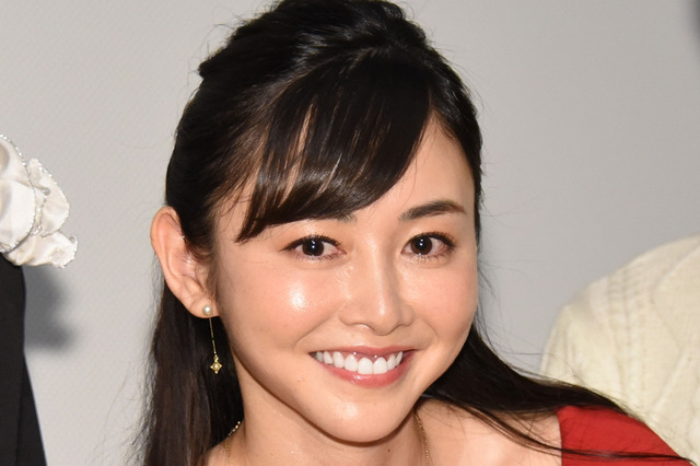 杉原杏璃、セクシーポーズで今にもこぼれそうなバストをブログ公開! 画像
