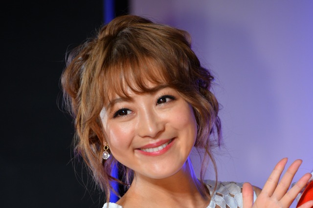 鈴木奈々、茶髪ウェーブから黒髪寄りのストレートに!ファン驚愕「別人かと」 画像
