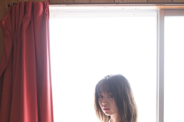 Seventeenモデルの江野沢愛美がセクシーすぎる水着姿！「男性にも女性にも見てほしい」 画像