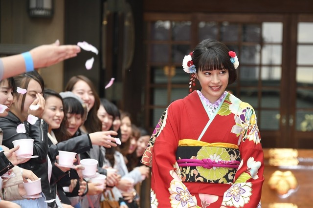 広瀬すず、“年の差の恋”への憧れを明かす……生田斗真は「超絶可い」と広瀬を絶賛 画像