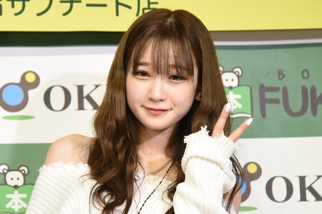 金子理江、レース生地の水着ショットに絶賛の声! 画像