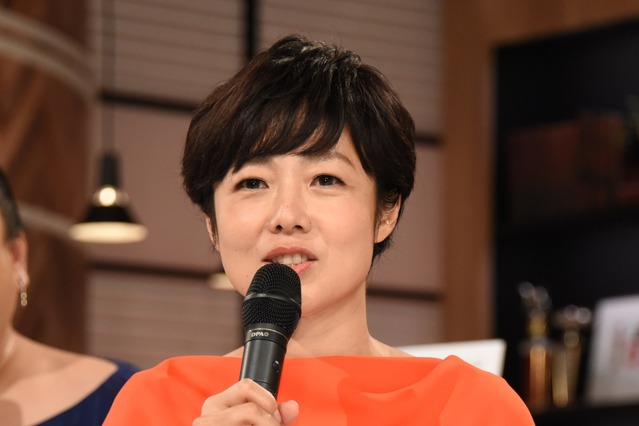 有働由美子アナ「うれしさが隠し切れない」、瑛太の背中でうっとり顔 画像