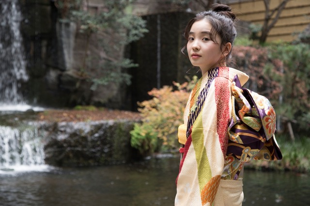 哀川翔の娘・福地桃子が新成人で晴れ着姿披露! 画像
