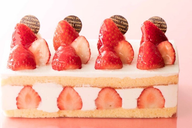 シャトレーゼ、一度に4品種の苺が楽しめるスイーツ 画像