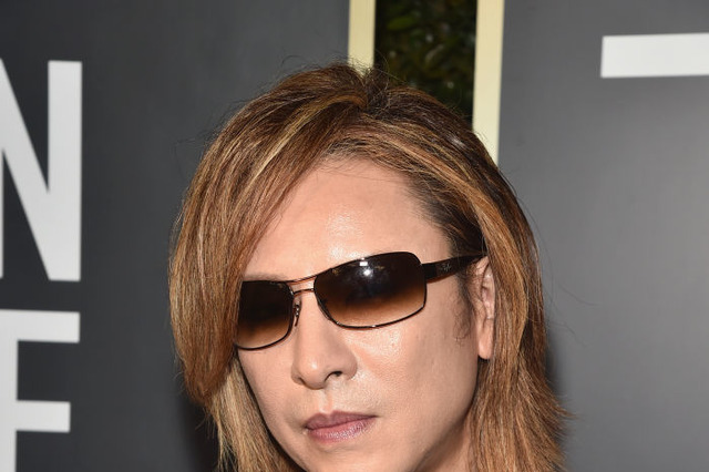 YOSHIKI、頸椎椎間板の大手術の経過を語る!「人工の物がなじまない…」 画像