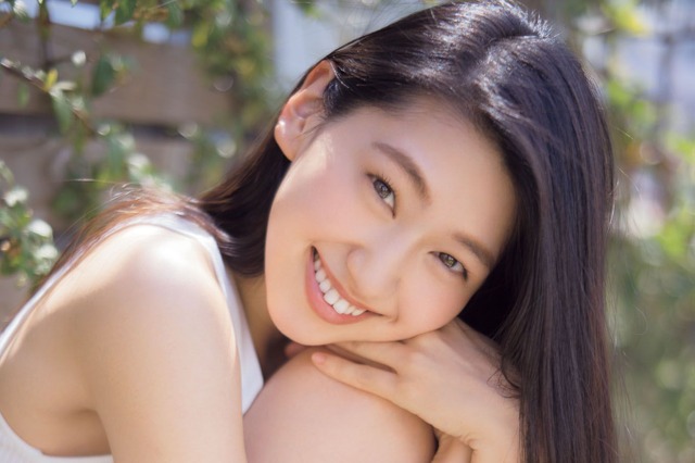 「ミス美しい20代コンテスト」グランプリ・是永瞳の電子写真集が配信スタート！ 画像