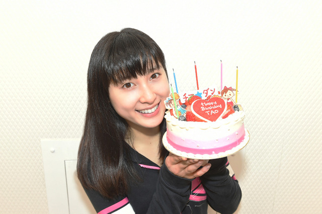 土屋太鳳、ドラマ『チア☆ダン』共演者から誕生日サプライズ!意気込み語る 画像