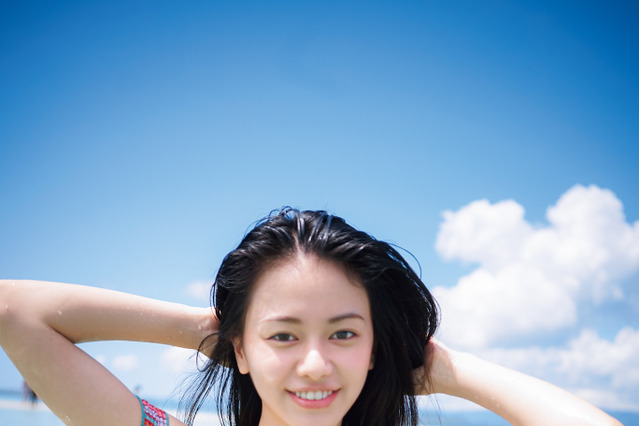 山本舞香、写真集の発売決定！プライベートショットや水着ショットも 画像