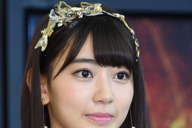 HKT48・宮脇咲良、さまざまな制服姿を披露!「胸キュンした」「まだ現役でイケる」 画像