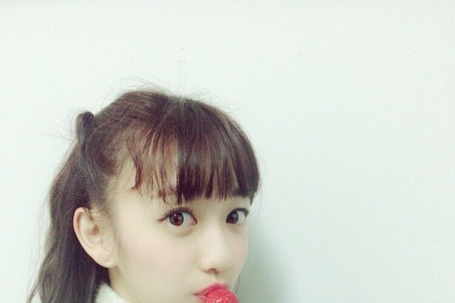 チキパ・関根優那、白ニット＆いちごショットにかわいすぎるの声！ 画像