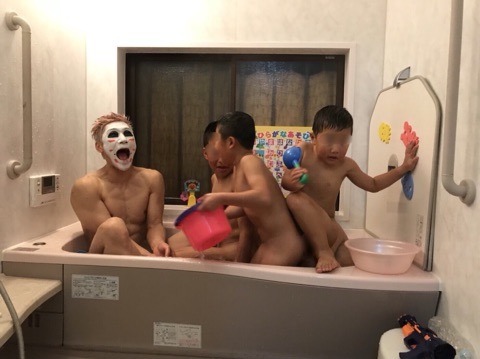 金爆・樽美酒研二、『SASUKE』収録前日に甥っ子たちとの入浴中の“和む写メ”公開！ 画像