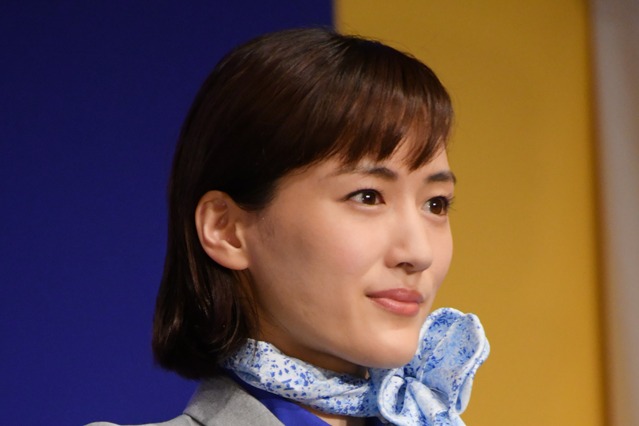 綾瀬はるかのCA姿を吉沢亮が「素敵です」と絶賛 画像