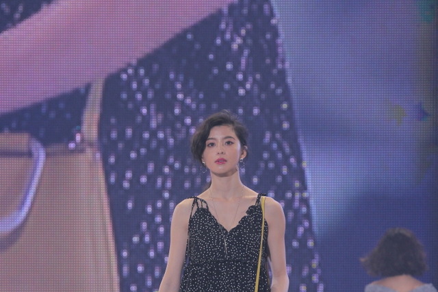 朝比奈彩、河北麻友子、Nikiら人気タレント&モデルが神戸コレクションに出演! 画像