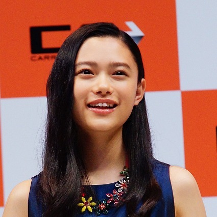 杉咲花、ヘアチェンショットを公開!ロングヘアやウルフヘア、ショートヘアも 画像