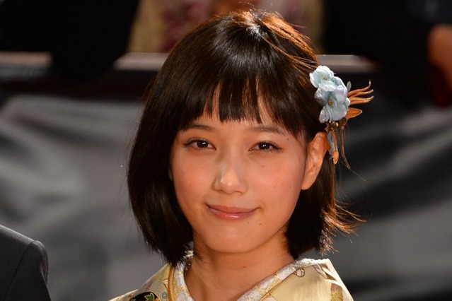 本田翼、欅坂46「サイマジョ」衣装で「新メンバー本田翼です!」 画像