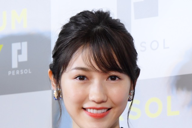 乃木坂46・生駒里奈の卒業公演に渡辺麻友「本当に本当にお疲れ様。長い間頑張ったね」 画像