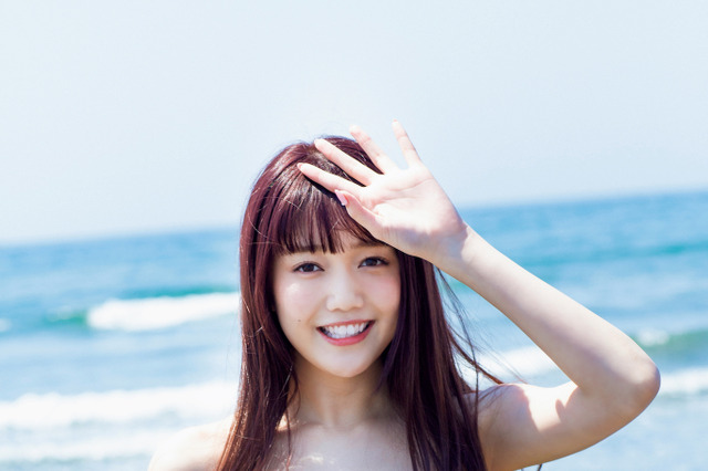 松川菜々花、オフ感漂うデート風グラビア披露 画像