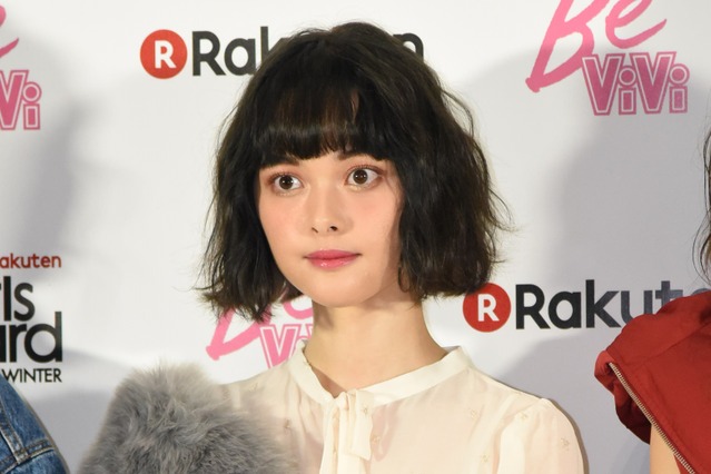 玉城ティナ、谷間チラ見せのセクシーショットを公開！ 画像