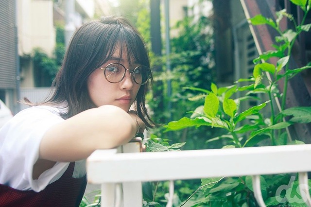 主演映画の公開を控える若手女優・南沙良がメガネグラビアを披露！ 画像