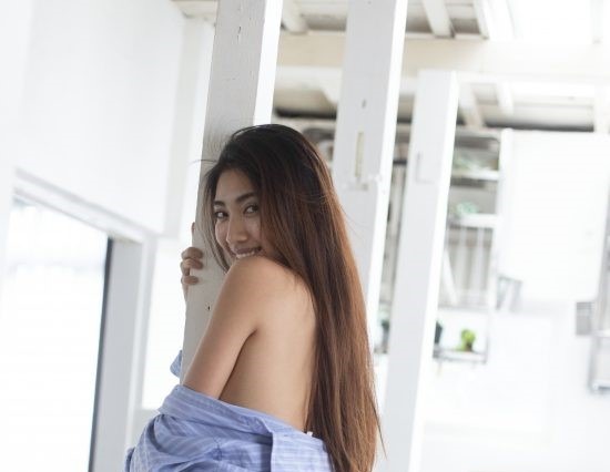 『月曜から夜ふかし』青山めぐがVR動画に初挑戦！水着姿でシャドウボクシング披露 画像