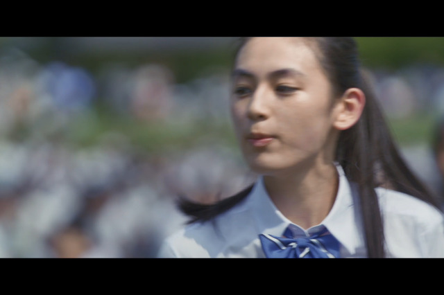 八木莉可子、新CMで世界一狙い4300人とガチダンス! 画像