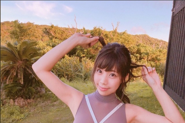 鈴木ふみ奈、“ビキニの日”に28歳の誕生日！セクシーなグラビアカットを公開 画像