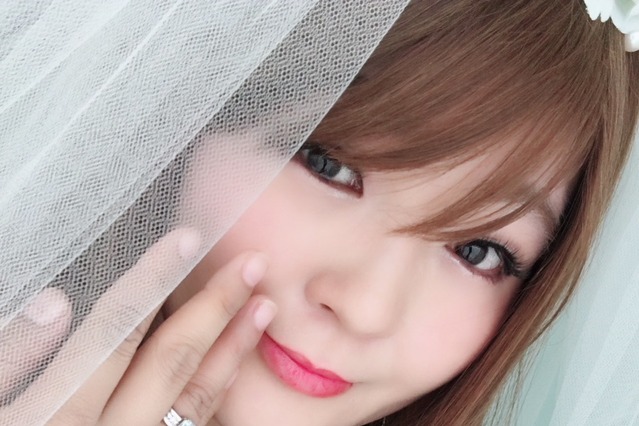 ゆにばーすはら、ついに詐欺メイク本を発売！「はら七変化」を披露 画像