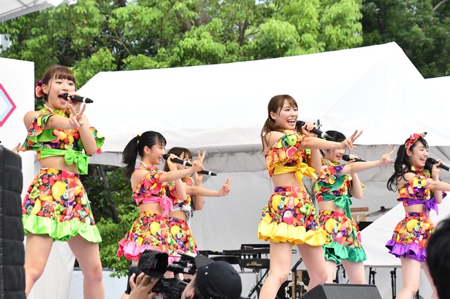 SUPER☆GiRLS、夏衣装＆夏の新曲でTIF2018の野外会場を彩る！ 画像