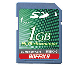 バッファロー、転送速度21Mバイト/秒の1GバイトSDメモリーカード 画像