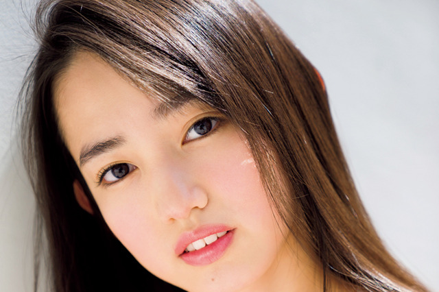 9頭身JKモデル・黒木麗奈が抜群のプロポーションを披露！ 画像