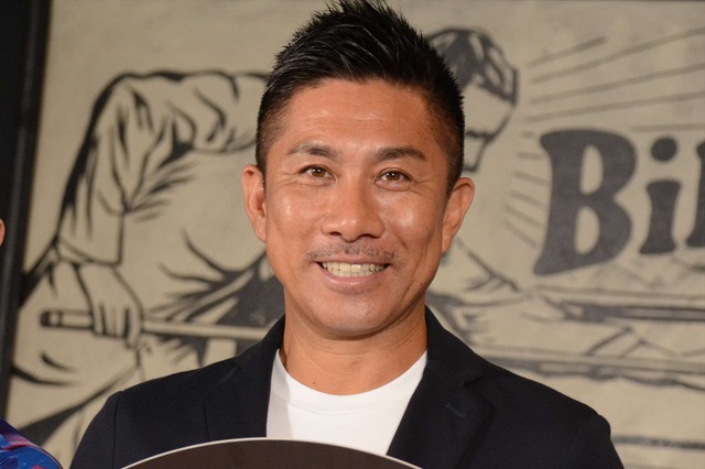 前園真聖、卓球・早田ひな選手の得意技レシーブに挑戦するも…… 画像