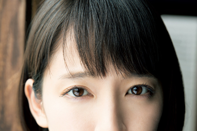 吉岡里帆、『スピリッツ』に再登場!自然体のグラビア披露 画像