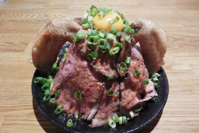 800gのローストビーフ丼が最低価格1円！？　天使のローストビーフ丼！ 画像