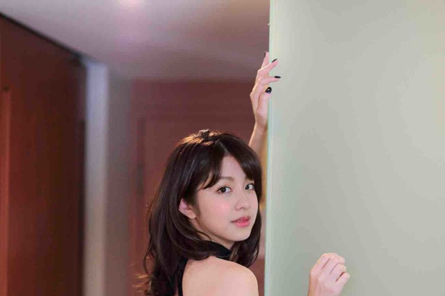 本郷杏、セクシーすぎる水着&下着姿!3rdイメージDVD発売 画像