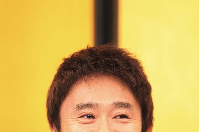 浜田雅功、市川隼人にシャツ破られ放心状態「むちゃくちゃや」 画像